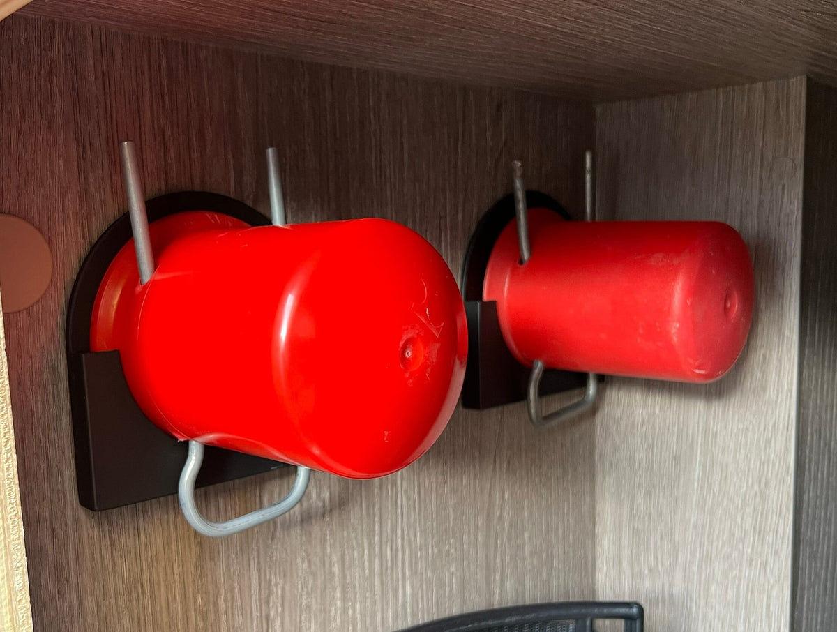 Gaskappen Halter für die roten Kappen von Gasflaschen