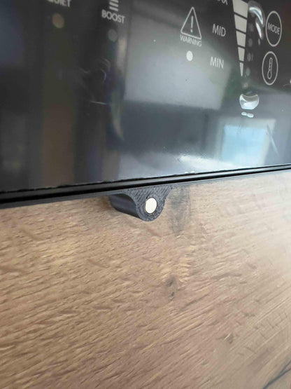 Geöffnete Dometic Bedienteil-Abdeckung