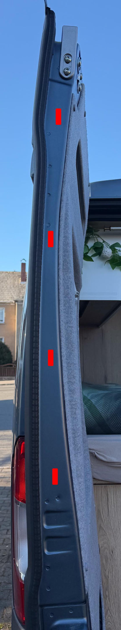 DIY: Befestigungselemente für Hecktürisolierung